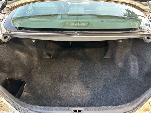 Used 2011 Toyota Camry LE image 28