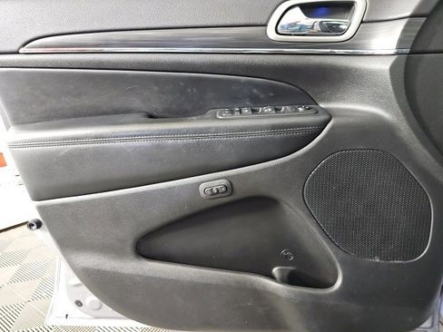 Certified 2021 Jeep Grand Cherokee Limited w/ Luxury Group II image 12