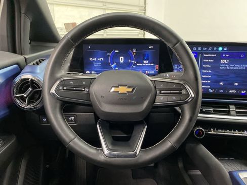 Used 2025 Chevrolet Equinox EV LT w/ Convenience Package image 19