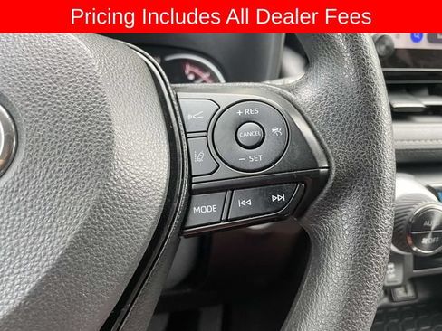 Used 2025 Toyota RAV4 XLE AWD/4WD image 27
