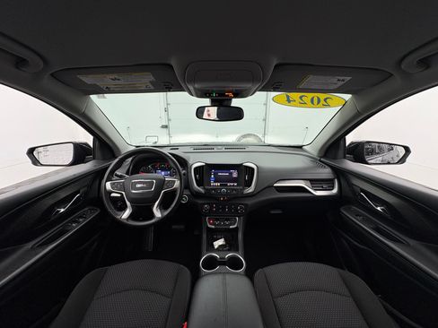 Used 2024 GMC Terrain SLE AWD/4WD image 3