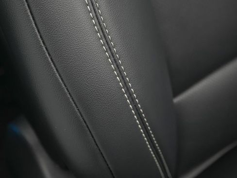 Used 2025 Lincoln Nautilus Premier image 32