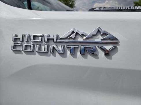 Used 2023 Chevrolet Silverado 3500 High Country w/ Technology Package image 5