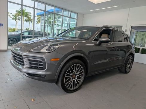 Used 2023 Porsche Cayenne image 3