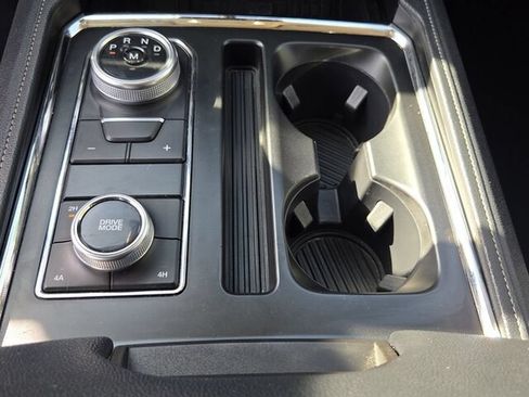 Used 2024 Ford Expedition XLT AWD/4WD image 20