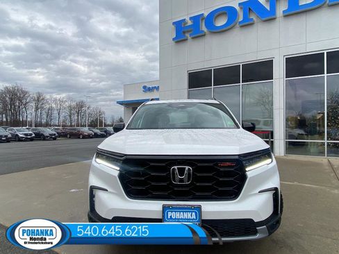 New 2025 Honda Pilot TrailSport image 14