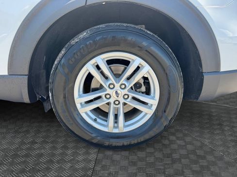 Certified 2023 Ford Explorer XLT w/ Equipment Group 202A RWD image 17