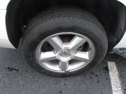 Used 2012 Chevrolet Suburban LTZ AWD/4WD image 44