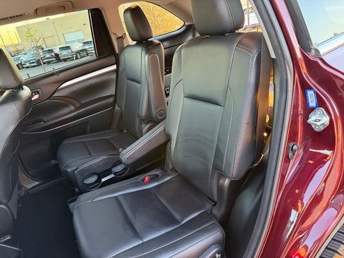 Used 2017 Toyota Highlander XLE image 20