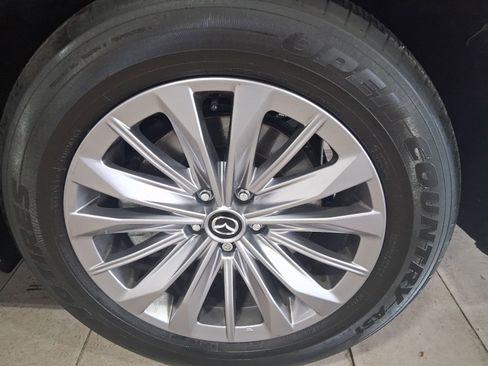 Certified 2025 MAZDA CX-90 3.3 Turbo w/ Preferred Package AWD/4WD image 9