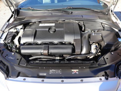 Used 2010 Volvo V70 image 33