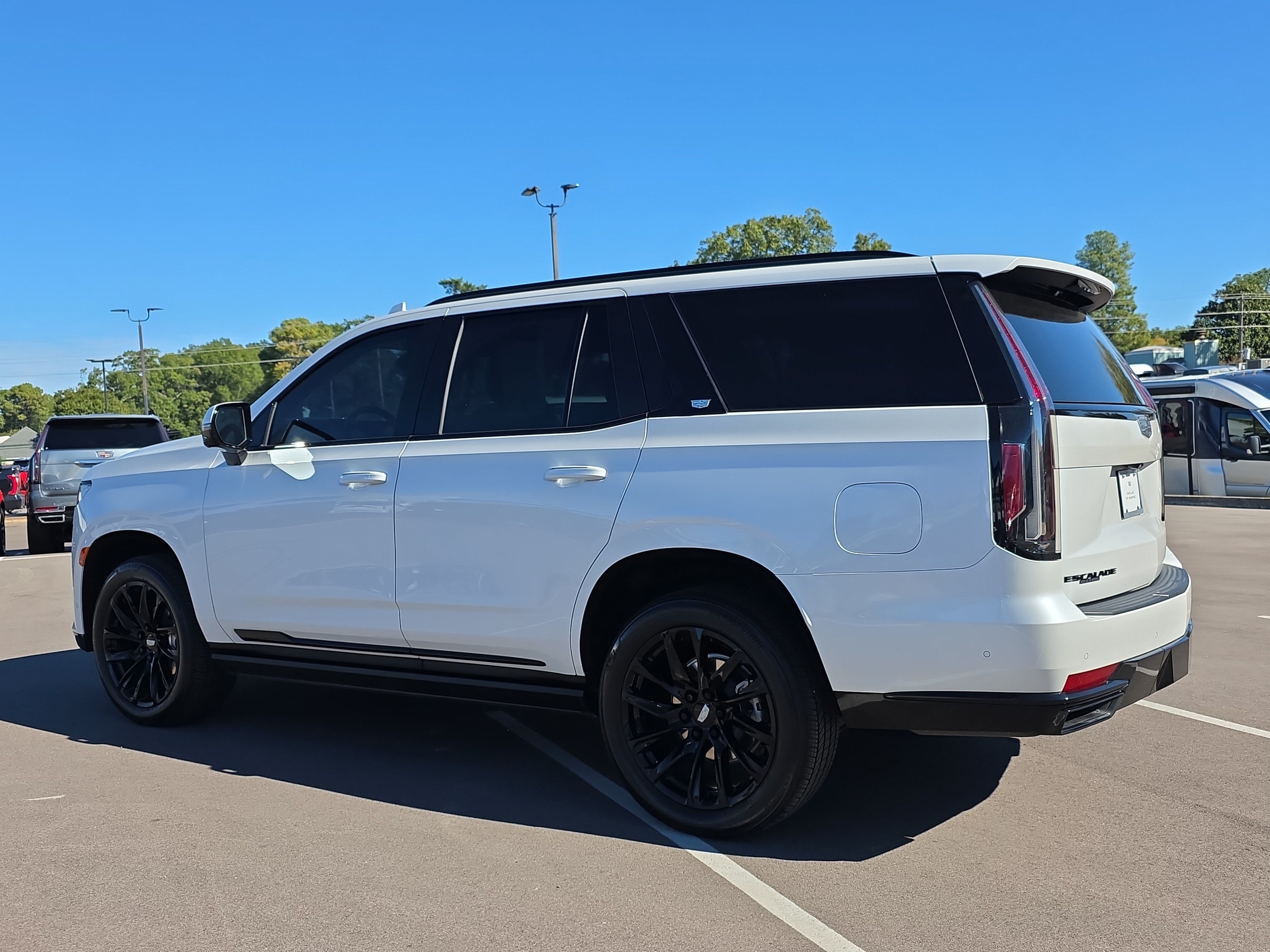 Used 2023 Cadillac Escalade Sport w/ LPO, ONYX Package AWD/4WD image 5