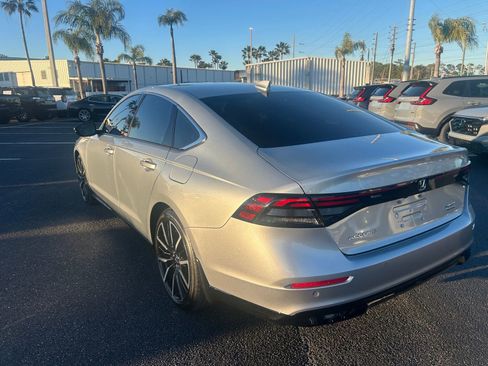 Used 2024 Honda Accord Touring image 5