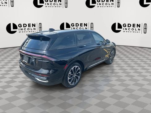 Used 2024 Lincoln Nautilus Reserve w/ Equipment Group 202A AWD/4WD image 8