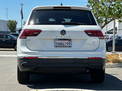 Used 2022 Volkswagen Tiguan SE FWD image 5