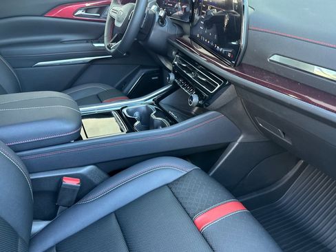 New 2026 Chevrolet Traverse RS w/ LPO, Floor Liner Package AWD/4WD image 16