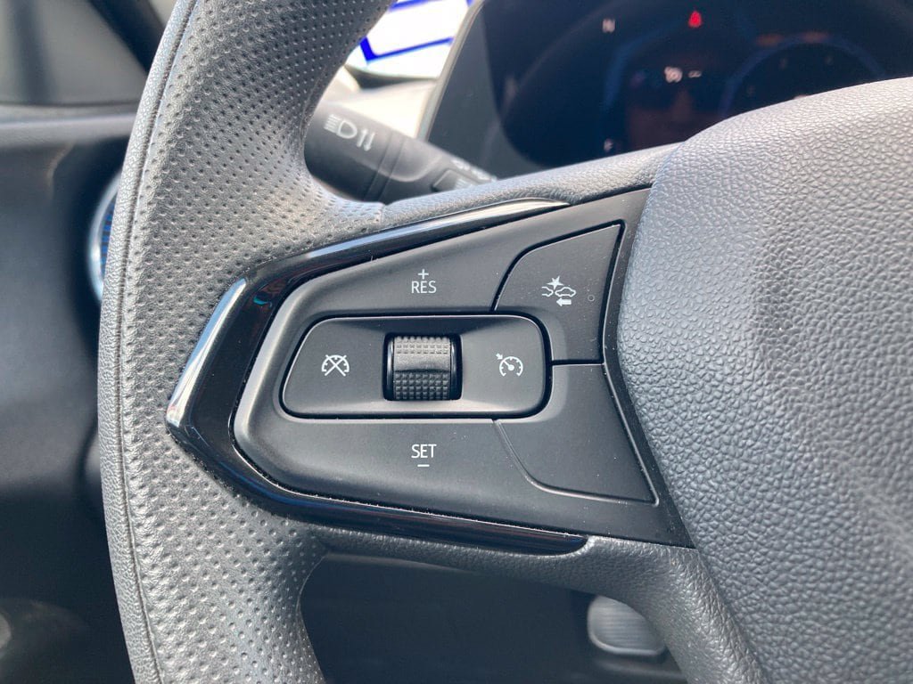 Used 2026 Chevrolet Trax LT FWD image 14
