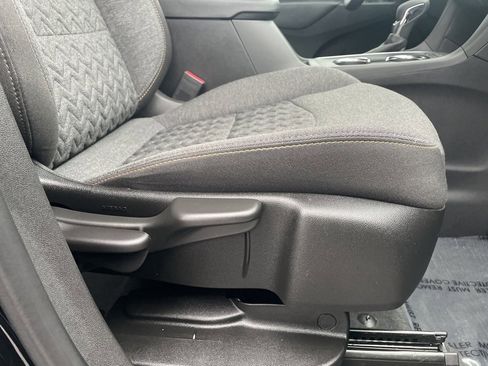 Used 2023 Chevrolet Equinox LT w/ Driver Convenience Package image 13