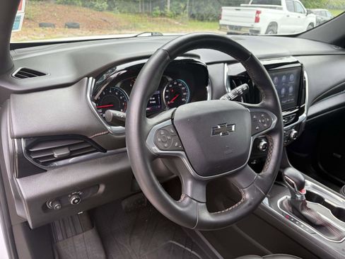 Used 2023 Chevrolet Traverse RS w/ LPO, Floor Liner Package FWD image 7