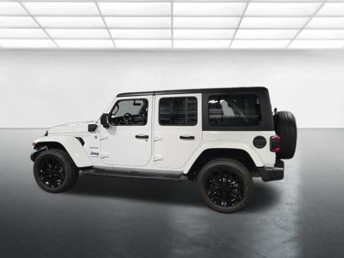 Used 2023 Jeep Wrangler Unlimited Sahara w/ Cold Weather Group AWD/4WD image 8