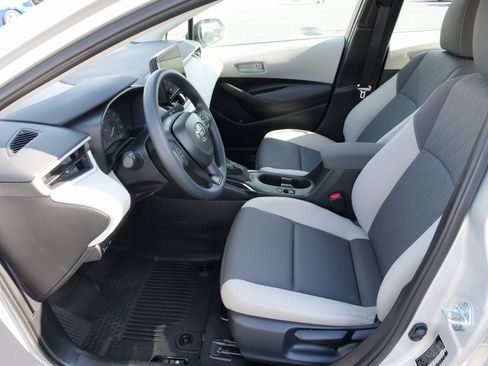 Used 2025 Toyota Corolla LE image 16