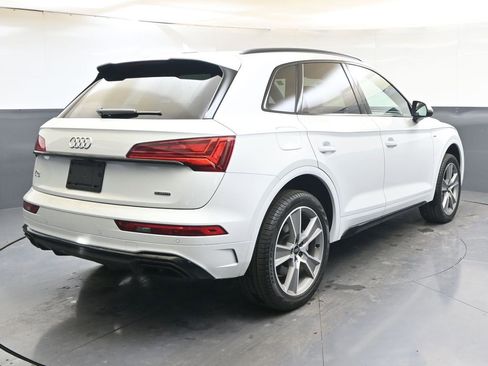 Certified 2025 Audi Q5 2.0T Premium w/ Convenience Plus Package image 5