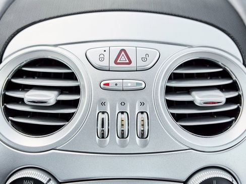 Used 2006 Mercedes-Benz SLR image 70