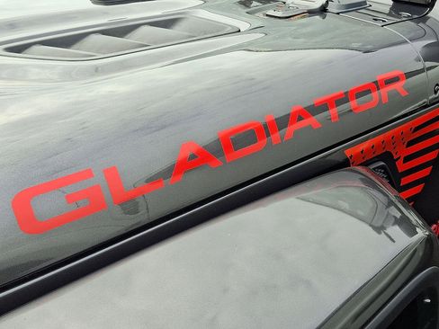 Used 2022 Jeep Gladiator Rubicon w/ LED Lighting Group image 35