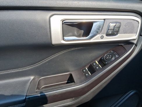 Used 2020 Ford Explorer Limited AWD/4WD image 14
