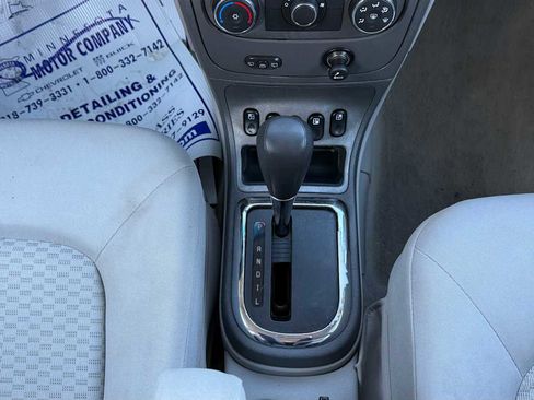 Used 2006 Chevrolet HHR LT image 18