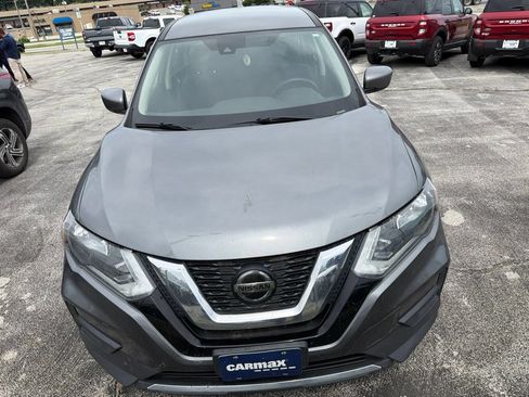 Used 2020 Nissan Rogue S FWD image 2