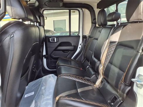 Used 2023 Jeep Gladiator Overland image 13