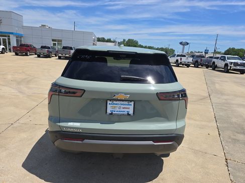 Used 2025 Chevrolet Equinox LT w/ Safety and Technology Package FWD image 6