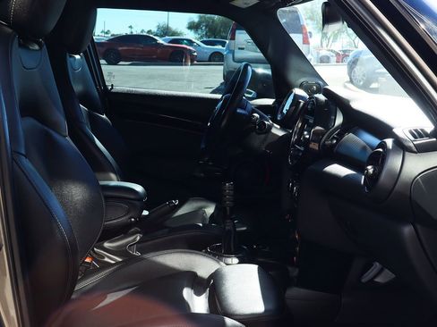 Used 2017 MINI Cooper S image 34