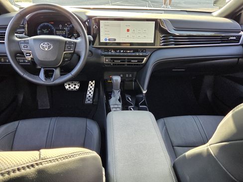 Used 2025 Toyota Camry XSE FWD image 16