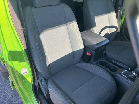 Used 2025 Jeep Wrangler Unlimited Sport AWD/4WD image 19