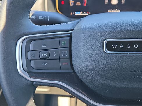 Used 2023 Jeep Wagoneer 4WD w/ Premium Group I image 26