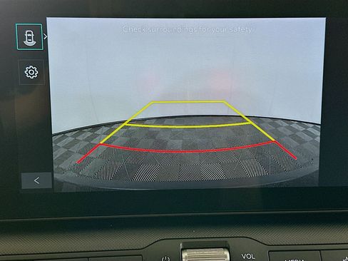 Used 2025 Kia K4 LXS image 23