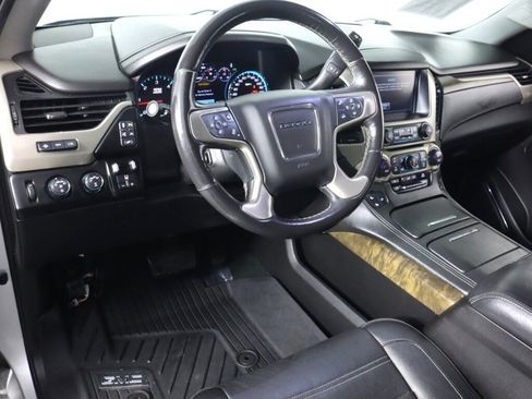 Used 2018 GMC Yukon XL Denali image 9