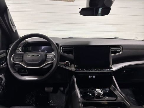 Used 2024 Jeep Wagoneer L Series II w/ Flexible Seating Group image 32