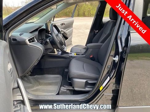 Used 2022 Toyota Corolla Cross LE image 16