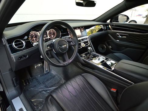 Used 2022 Bentley Flying Spur V8 image 31