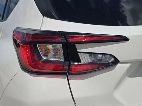 Used 2025 Subaru Crosstrek 2.5i Premium AWD/4WD image 7