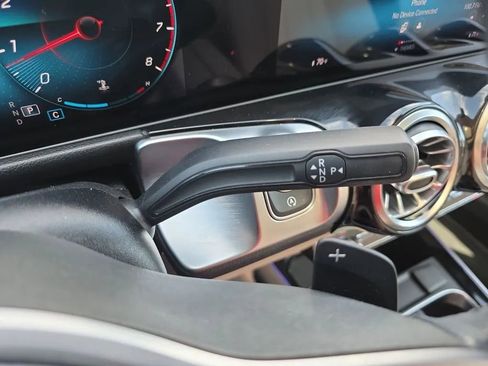 Used 2021 Mercedes-Benz GLB 250 image 22