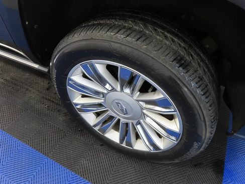 Used 2018 Cadillac Escalade ESV Platinum image 7