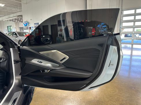 Used 2025 Chevrolet Corvette Z06 RWD image 33
