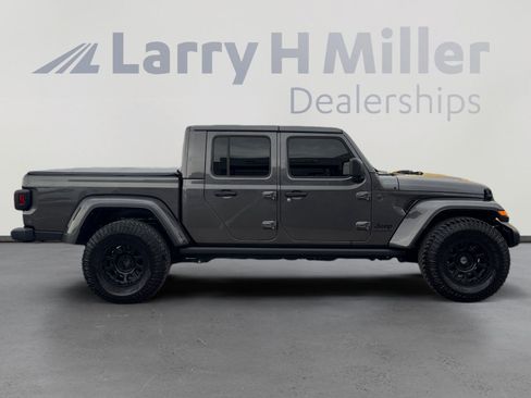 Used 2025 Jeep Gladiator Sport AWD/4WD image 6