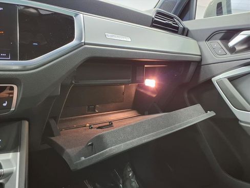 Used 2025 Audi Q3 2.0T Premium image 33