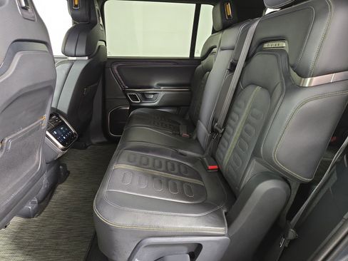 Used 2022 Rivian R1S Launch Edition image 20