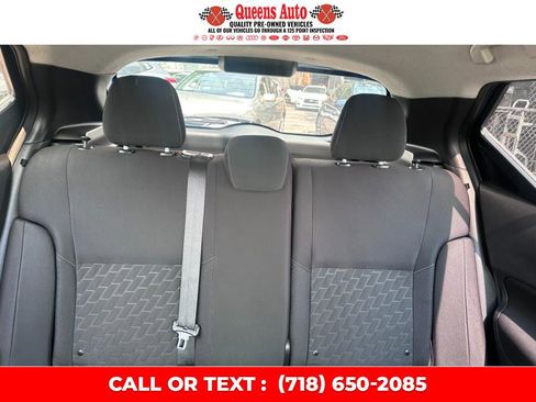 Used 2021 Nissan Kicks SV image 20